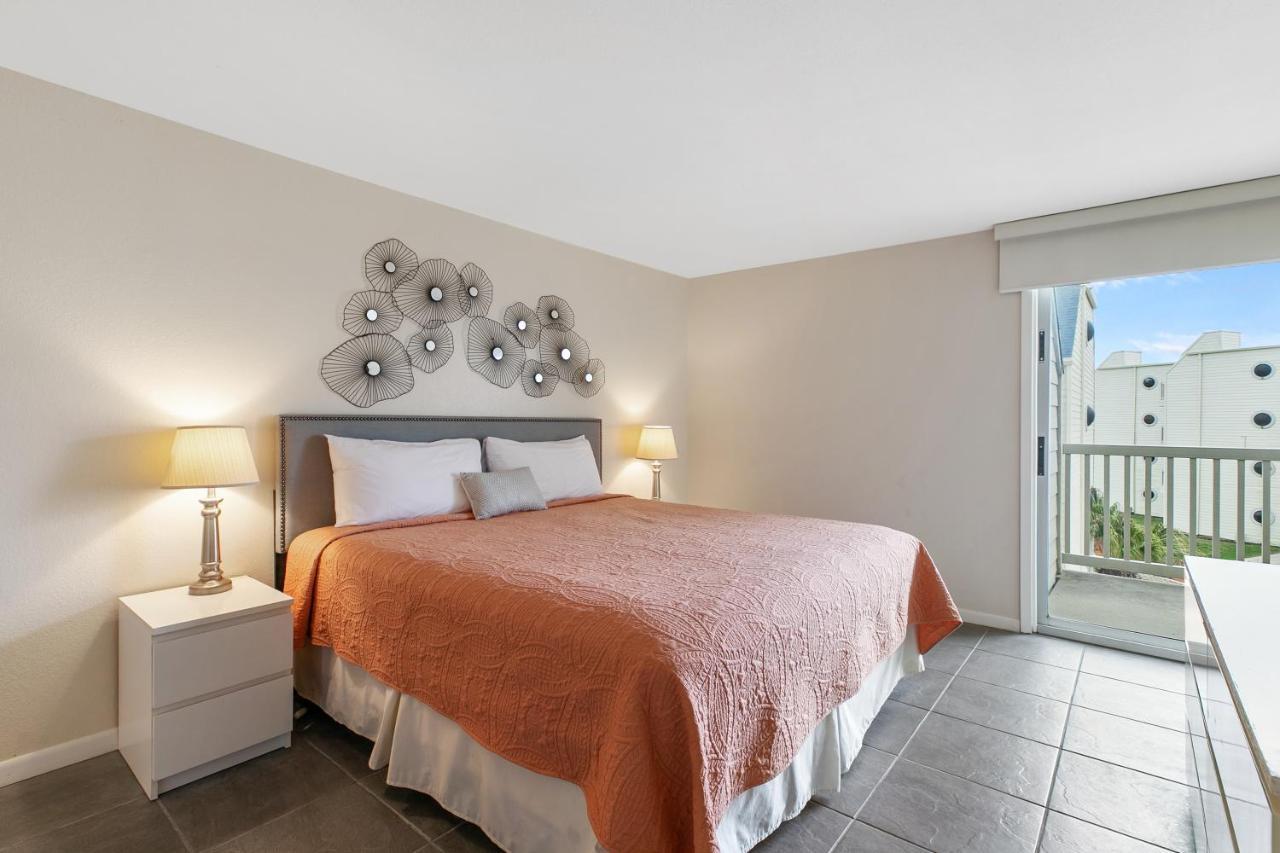 جنوب جزيرة بادري Steps To The Pool & Beach Beautiful Beachfront Resort, Shared Pools المظهر الخارجي الصورة