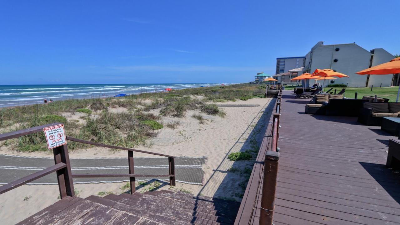 جنوب جزيرة بادري Steps To The Pool & Beach Beautiful Beachfront Resort, Shared Pools المظهر الخارجي الصورة